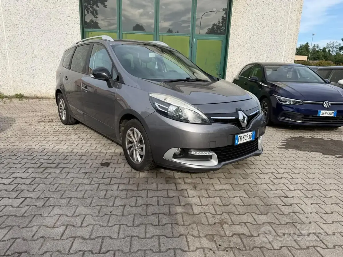 Usata Renault Scénic 110 CV (80 kW) 2016 Marrone Monovolume
