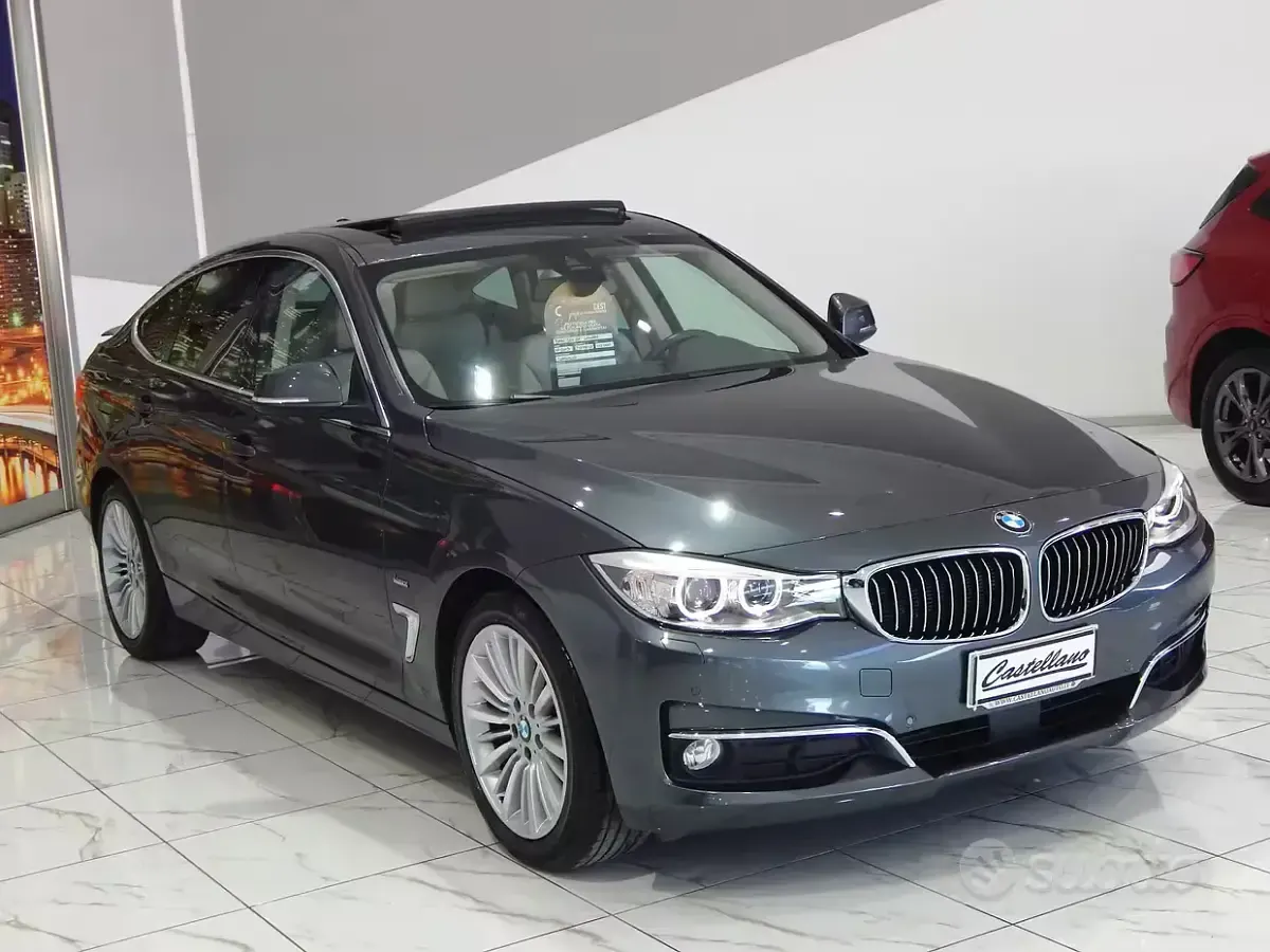 Usata BMW 320 Luxury Line 190 CV (139 kW) 2015 Grigio Berlina