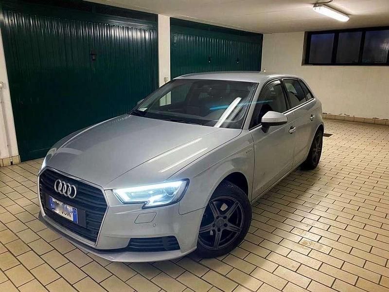 Usata 2018 Audi A3 Attraction Tre volumi | 14.000 € (Buon prezzo) - Immagine 1/3