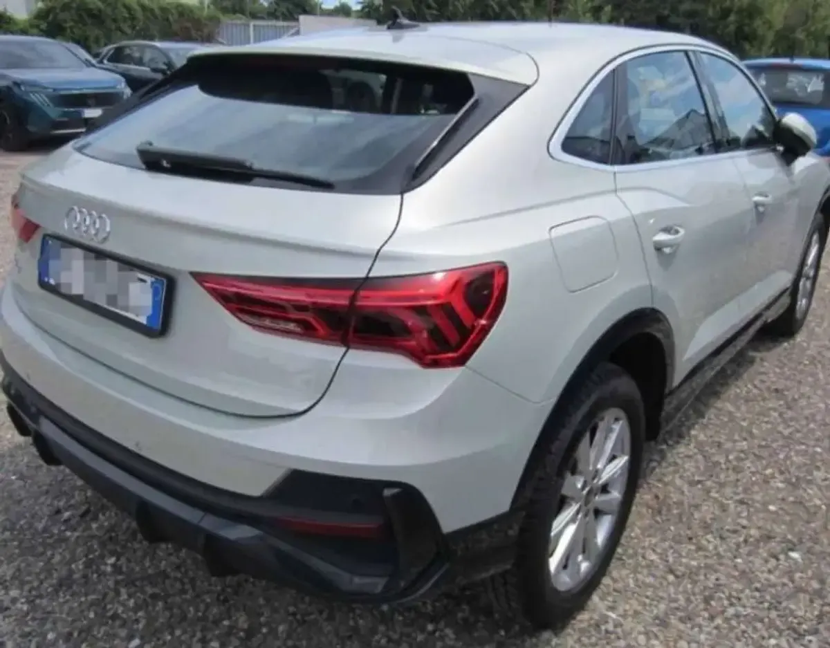 Usata Audi Q3 Sportback Ambiente 150 CV (110 kW) 2024 Argento SUV