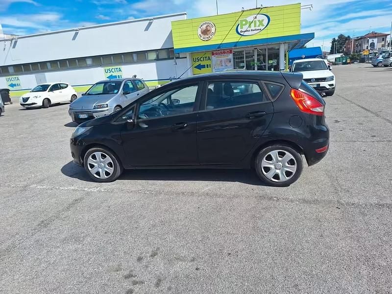 Usata Ford Fiesta 96 CV (70 kW) 2009 Nero Utilitaria