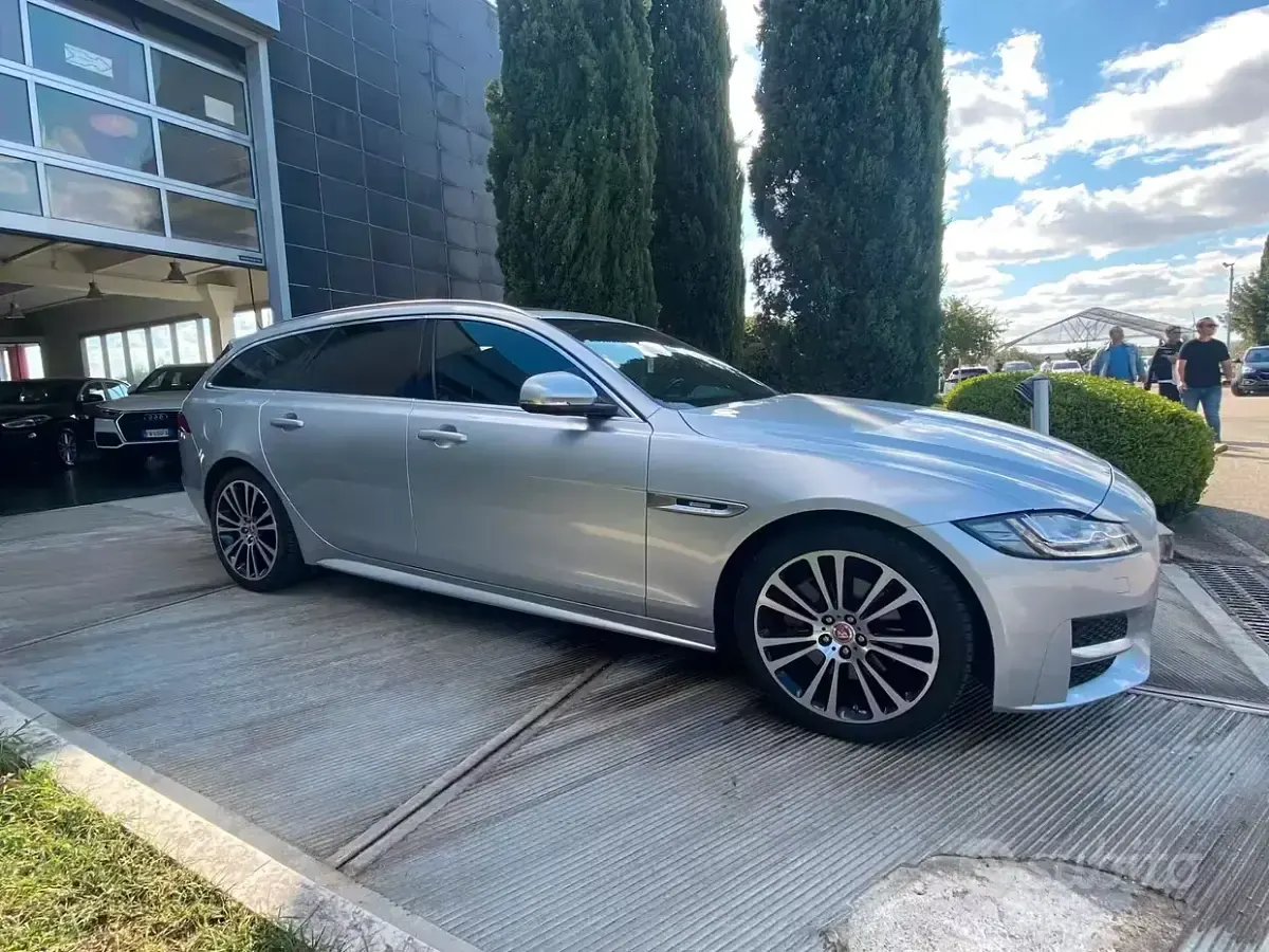 Usata Jaguar XF Sportbrake R-Sport 179 CV (131 kW) 2018 Grigio Station wagon