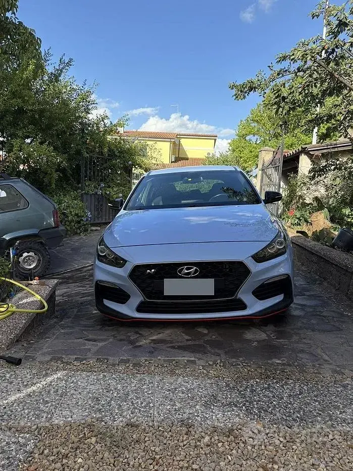 Usata Hyundai i30 275 CV (202 kW) 2018 Bluazzurro Berlina