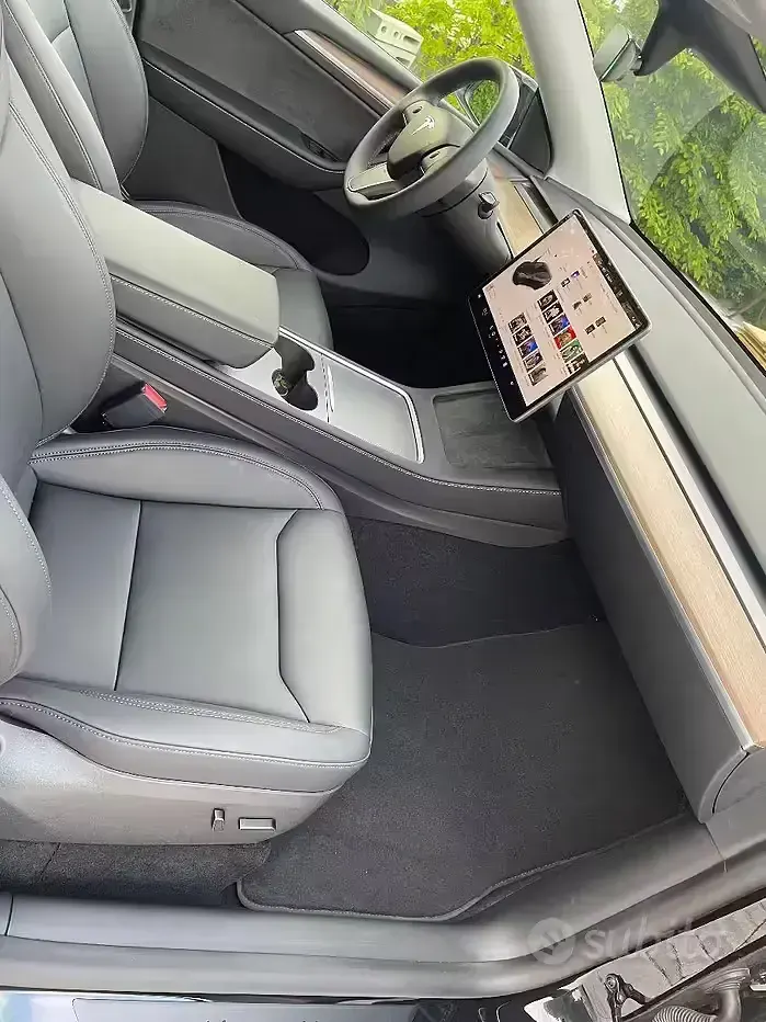 Usata Tesla Model Y Performance 185 kW (252 CV) 2023 Nero SUV