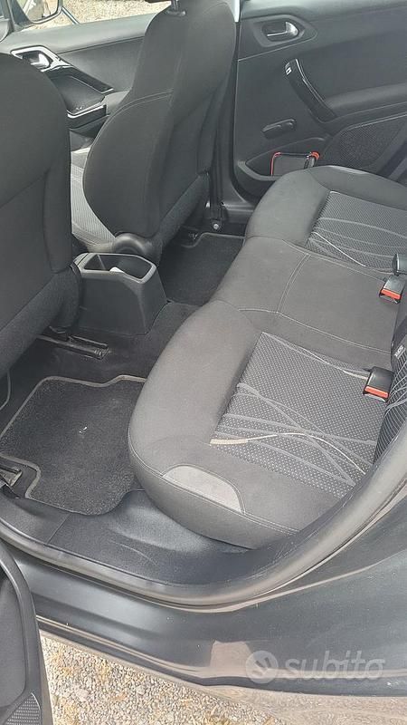 Usata Peugeot 208 82 CV (60 kW) 2012 Grigio Utilitaria