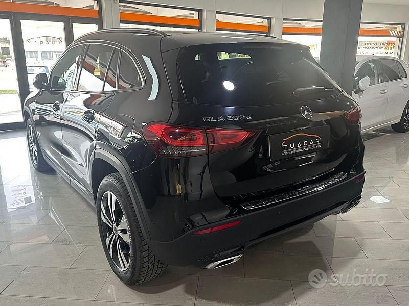 Usata Mercedes GLA200 150 CV (110 kW) 2022 Nero SUV