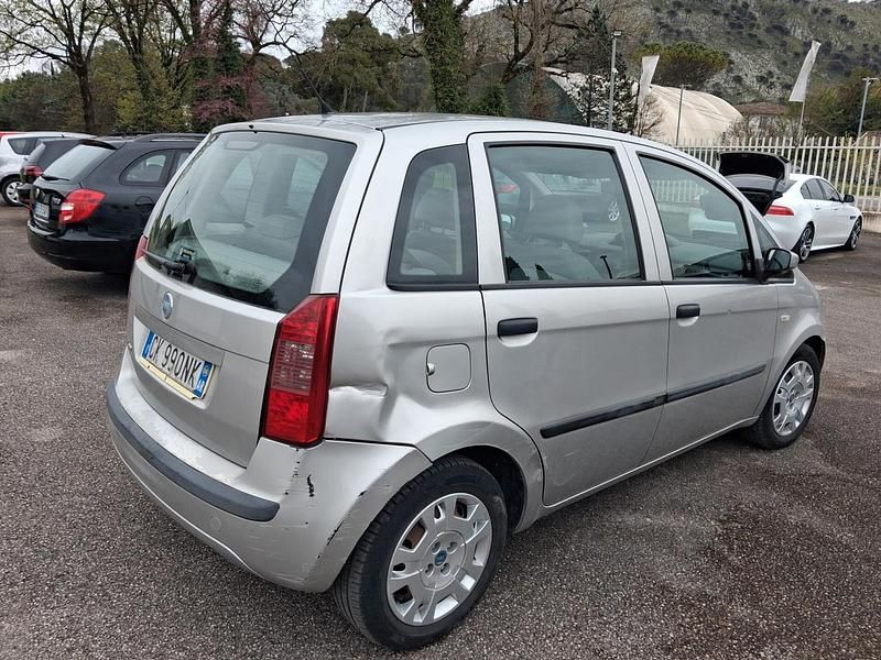 Usata Fiat Idea Dynamic 95 CV (69 kW) 2004 Argento Monovolume