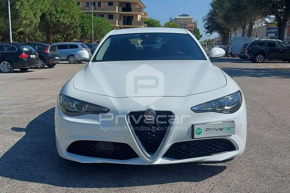 Usata Alfa Romeo Giulia Business Launch Edition 150 CV (110 kW) 2018 Bianco Berlina