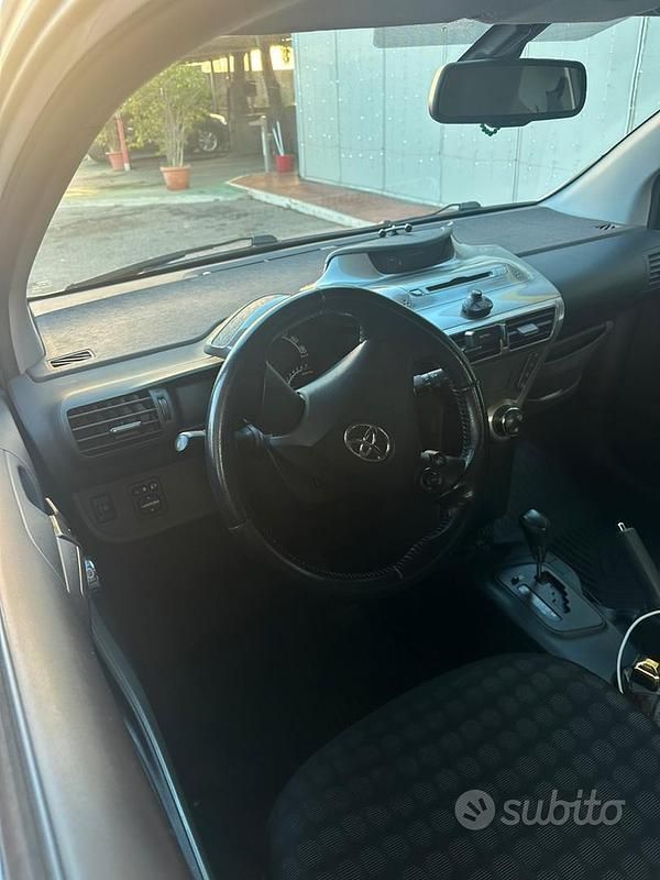 Usata Toyota iQ 99 CV (72 kW) 2009 Bianco Utilitaria