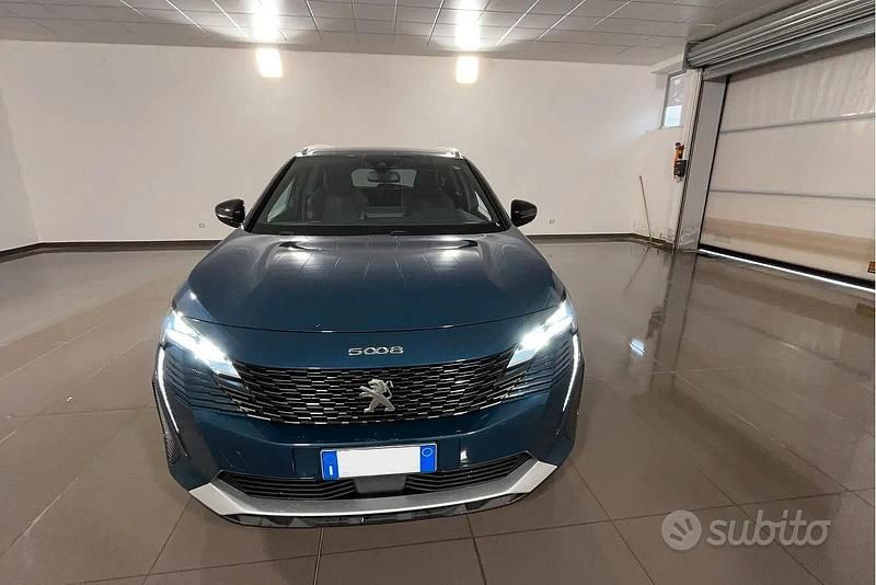 Usata Peugeot 5008 Allure 131 CV (96 kW) 2024 Blu/azzurro SUV