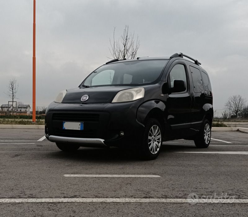 Nero Usata 2010 Fiat Qubo Monovolume | 4500 € (Cara) - Immagine 1/4