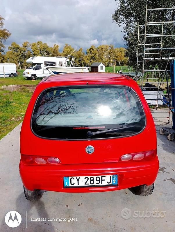 Usata Fiat 600 54 CV (39 kW) 2005 Rosso Utilitaria
