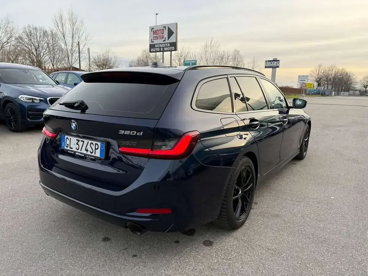Usata BMW 320 190 CV (139 kW) 2022 Blu/azzurro Station wagon