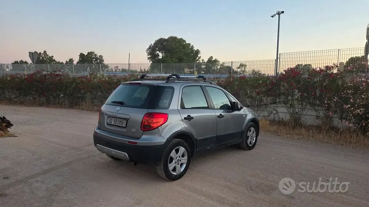 Usata Fiat Sedici 120 CV (88 kW) 2008 Grigio SUV