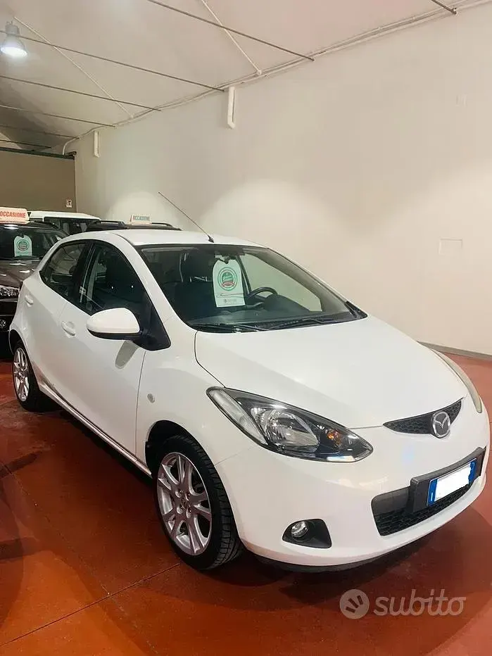 Usata Mazda 2 86 CV (63 kW) 2009 Bianco Utilitaria