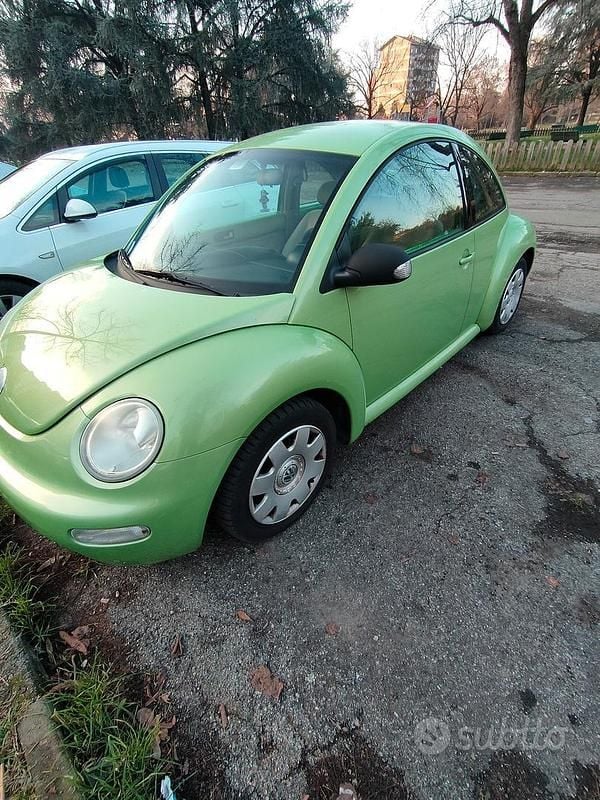 Usata VW Beetle 102 CV (75 kW) 2003 Verde Coupé