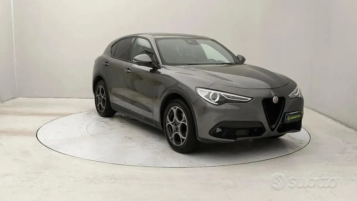 Usata Alfa Romeo Stelvio Sprint 190 CV (139 kW) 2022 Grigio SUV