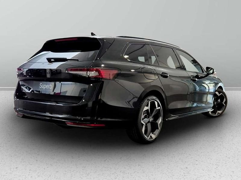 Nuova Skoda Superb SportLine 150 CV (110 kW) 2026 Nero ebano metallizzato Station wagon