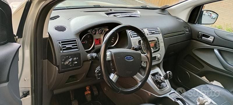 Usata Ford Kuga 136 CV (100 kW) 2008 Grigio SUV