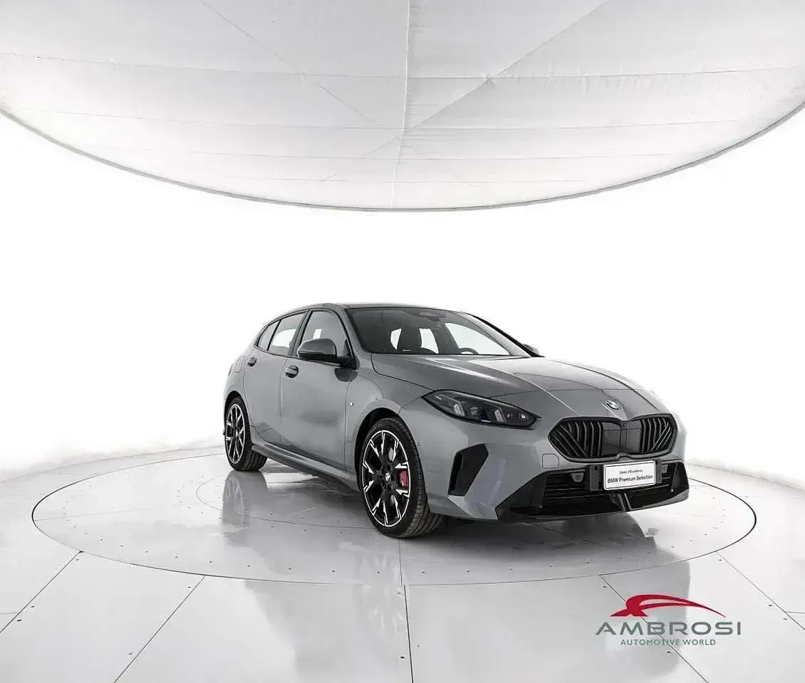 Nuova BMW 118 M Sport 150 CV (110 kW) 2026 Black sapphire metallizzato Utilitaria