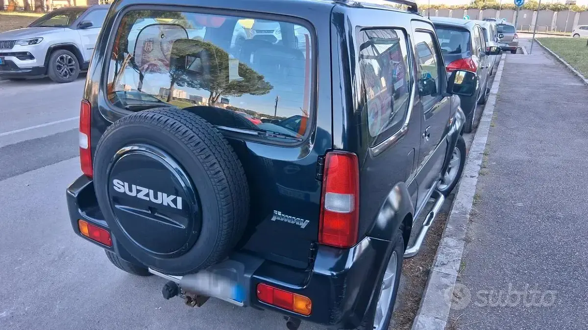 Usata Suzuki Jimny 86 CV (63 kW) 2006 Nero SUV