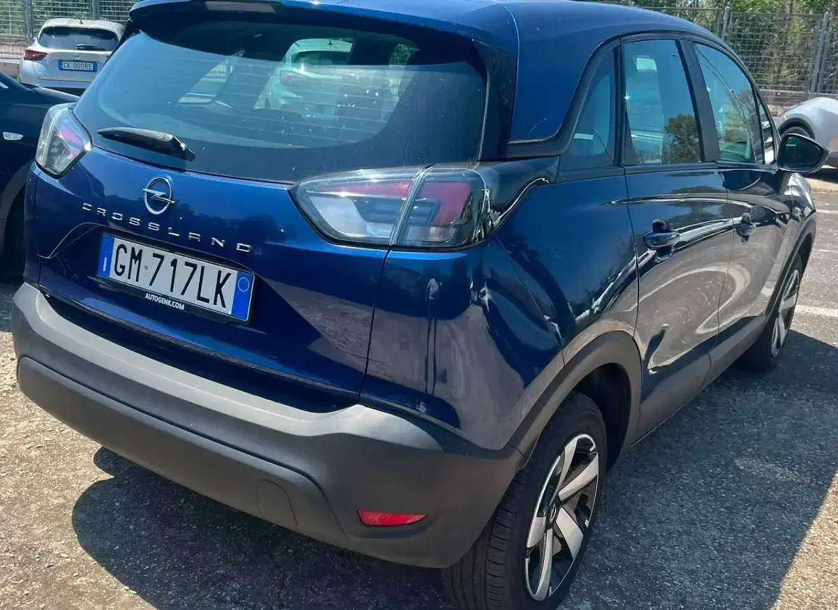 Usata Opel Crossland Edition 110 CV (80 kW) 2023 Blu/azzurro SUV