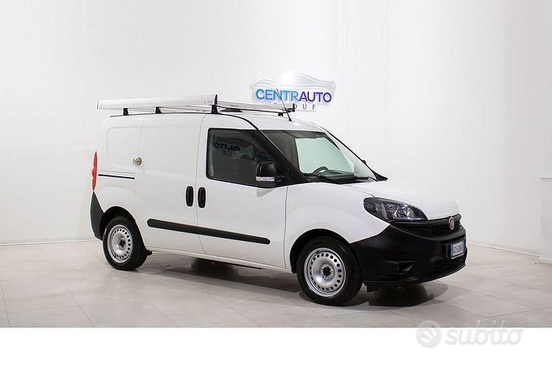 Usata Fiat Doblò Business 105 CV (77 kW) 2020 Bianco Monovolume