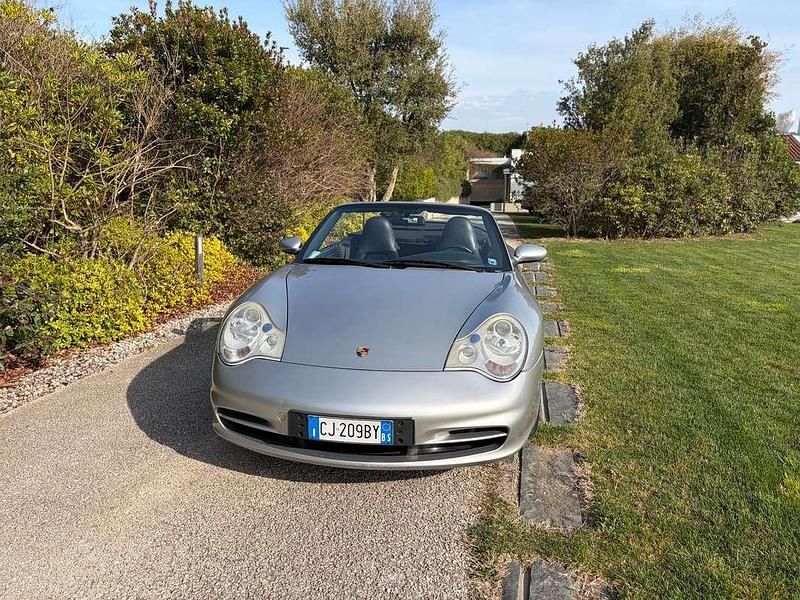 Usata Porsche 911 Carrera Cabriolet 320 CV (235 kW) 2001 Argento Cabrio