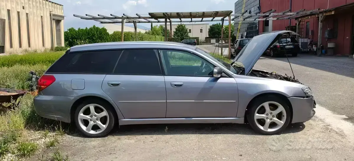 Usata Subaru Legacy 165 CV (121 kW) 2006 Station wagon