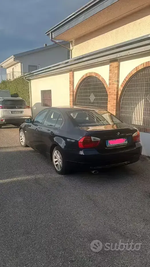 Usata BMW 320 Efficient Dynamics 177 CV (130 kW) 2007 Blu Berlina