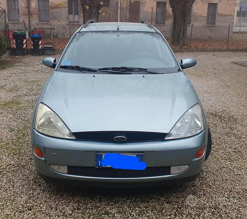Verde Usata 2003 Ford Focus Station wagon | 1100 € - Immagine 1/4