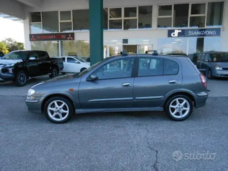Usata Nissan Almera SE 110 CV (80 kW) 2002 Grigio Berlina