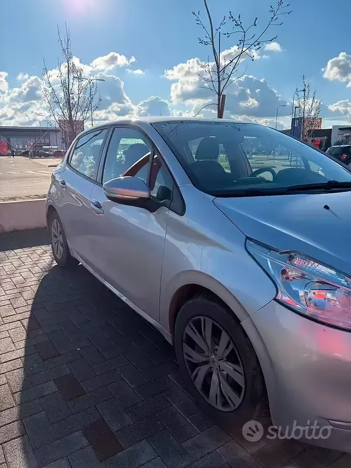 Usata Peugeot 208 2014 Grigio Utilitaria
