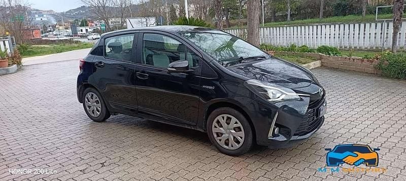 Usata Toyota Yaris Hybrid Business Edition 73 CV (53 kW) 2018 Other Berlina
