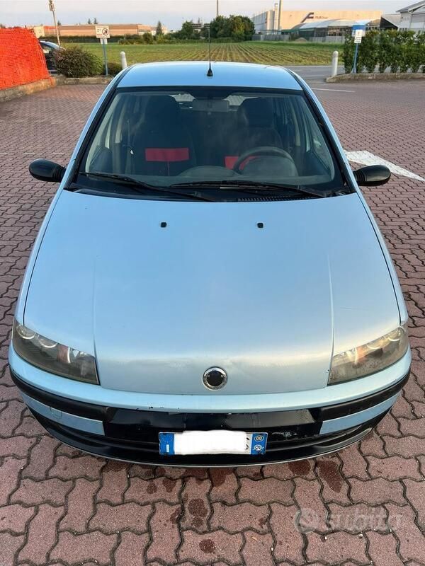 Usata Fiat Punto 80 CV (58 kW) 2001 Blu Utilitaria