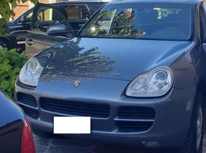 Usata Porsche Cayenne 250 CV (183 kW) 2004 Grigio SUV