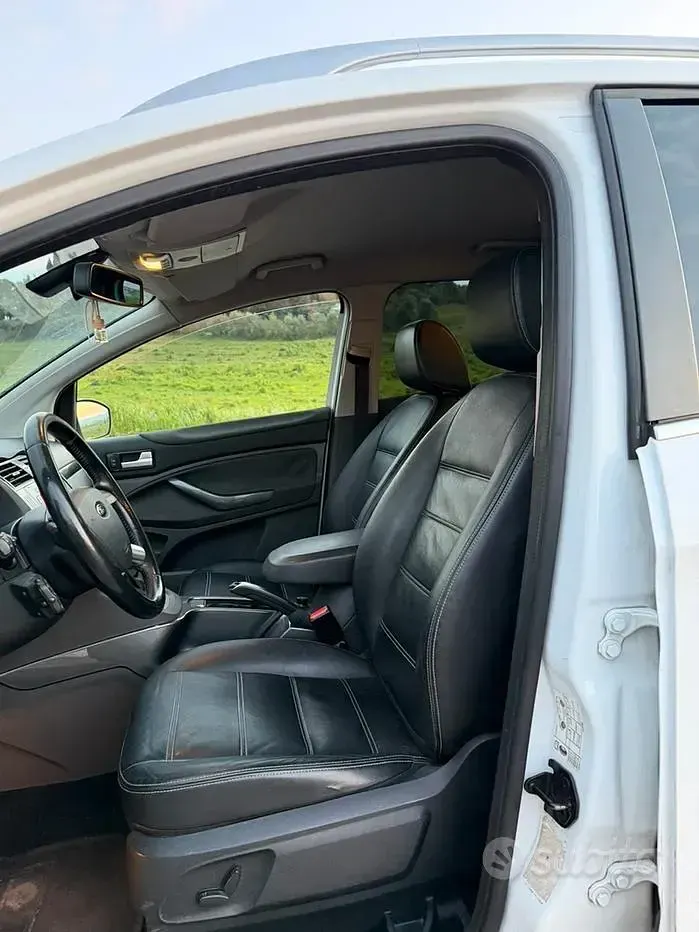 Usata Ford Kuga 163 CV (119 kW) 2013 Bianco SUV