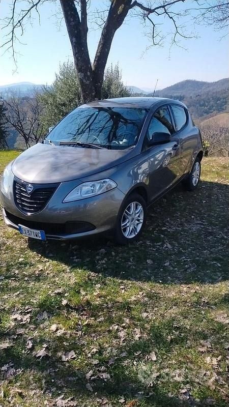 Usata Lancia Ypsilon 80 CV (58 kW) 2014 Utilitaria