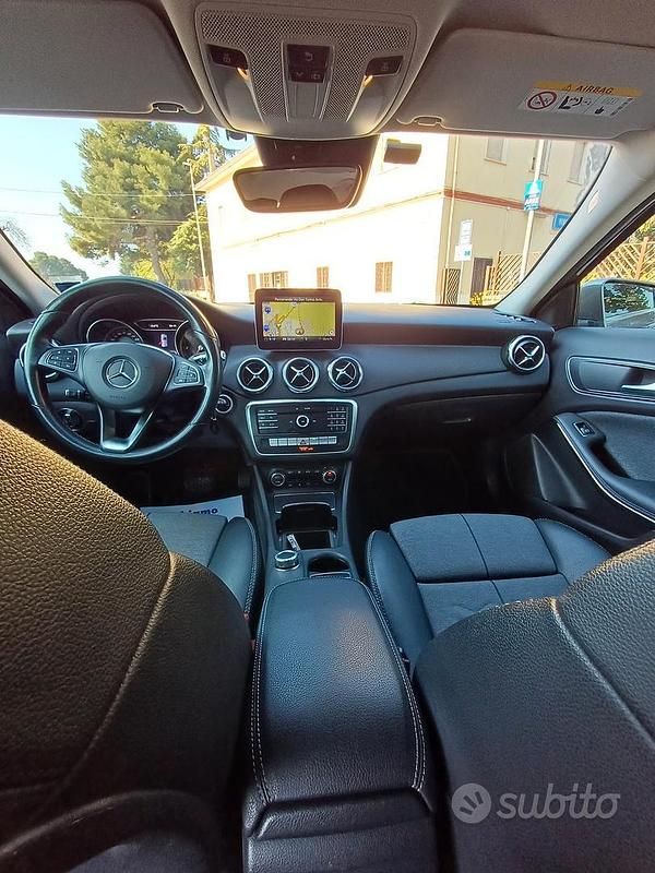 Usata Mercedes GLA200 Premium 136 CV (100 kW) 2019 Marrone SUV
