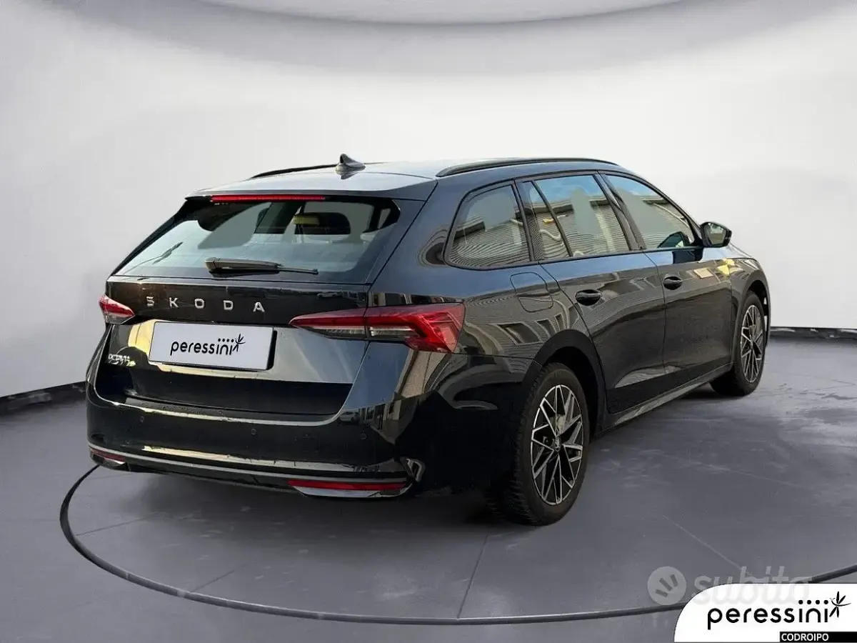 Usata Skoda Octavia Executive 150 CV (110 kW) 2025 Nero Station wagon