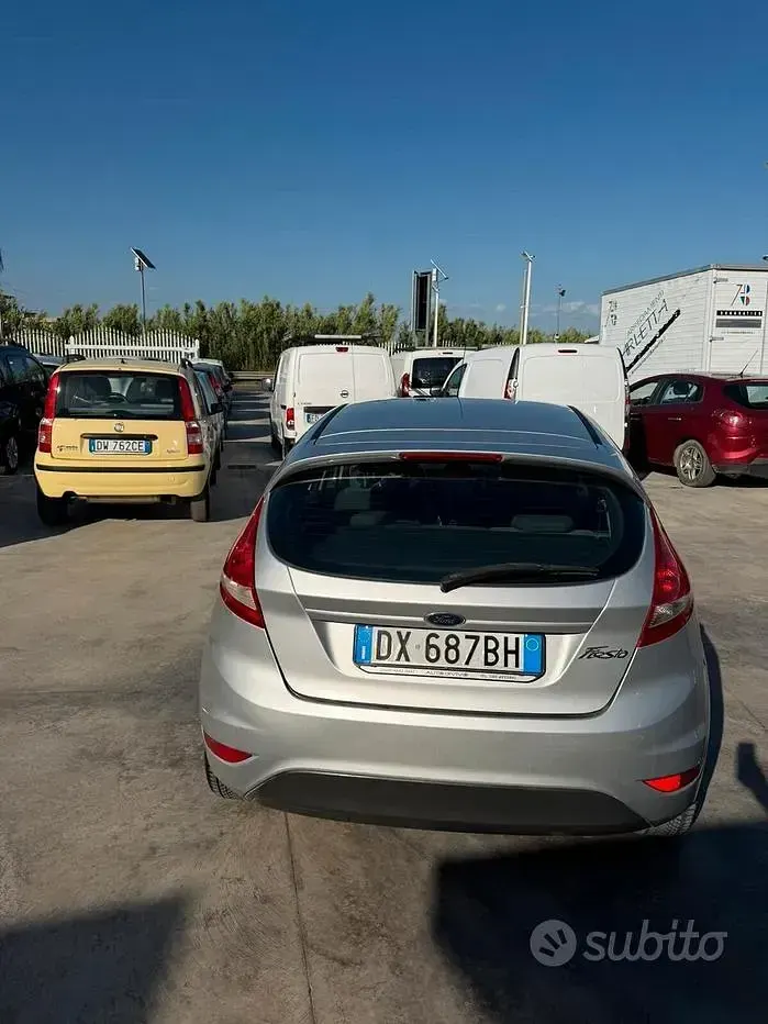 Usata Ford Fiesta Titanium 97 CV (71 kW) 2009 Grigio Berlina