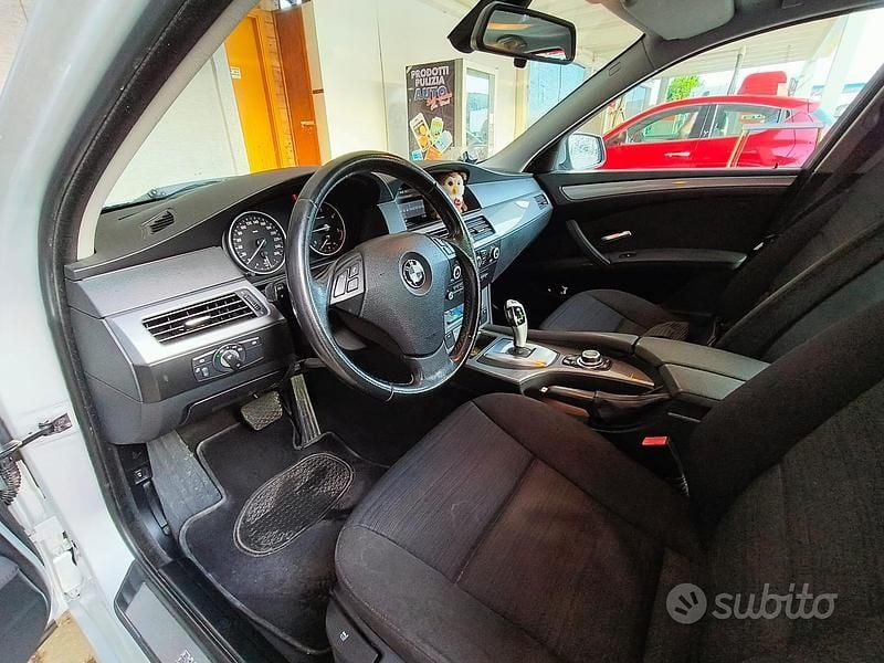 Usata BMW 520 177 CV (130 kW) 2008 Grigio Berlina