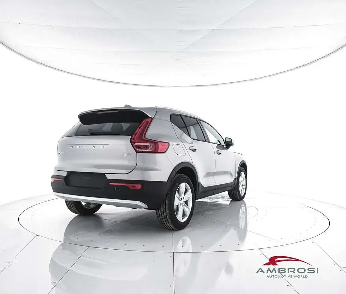 Nuova Volvo XC40 Core 163 CV (119 kW) 2026 Vapour grey SUV