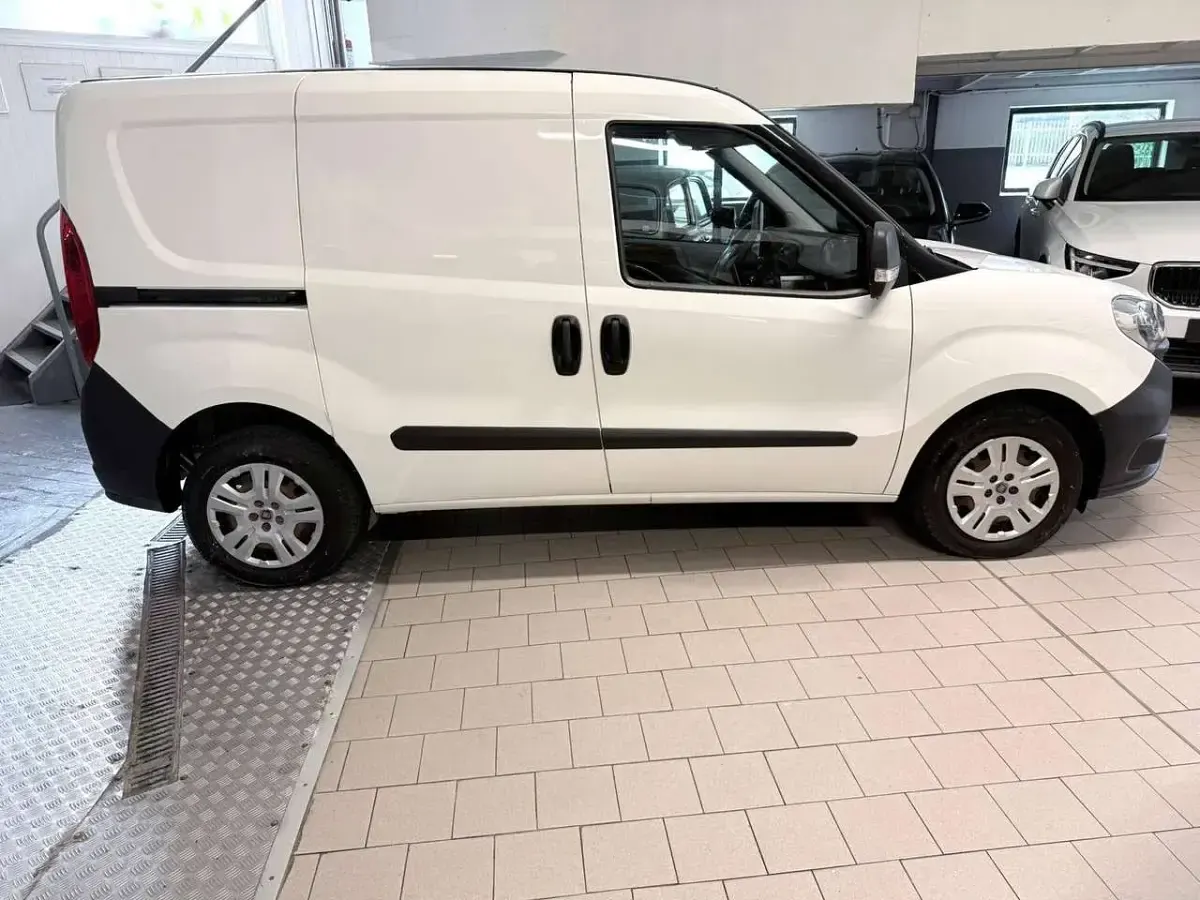 Usata Fiat Doblò 95 CV (69 kW) 2017 Bianco Monovolume