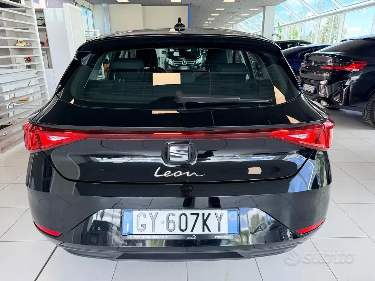 Usata Seat Leon Style 150 CV (110 kW) 2025 Nero Berlina