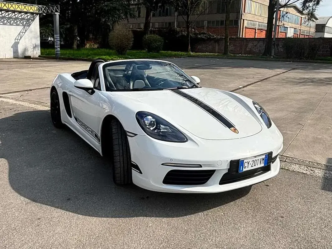 Usata Porsche 718 Boxster 299 CV (219 kW) 2023 Bianco Cabrio