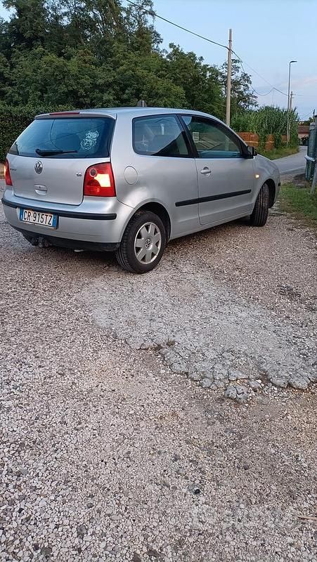 Grigio Usata 2005 VW Polo Due volumi | 1500 € - Immagine 1/3