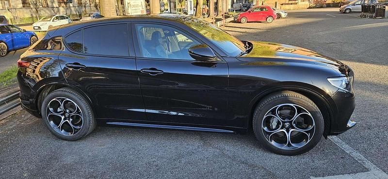 Usata Alfa Romeo Stelvio Veloce 209 CV (153 kW) 2022 Nero SUV