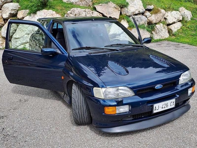 Usata Ford Escort RS 227 CV (166 kW) 1995 Blu/azzurro Berlina