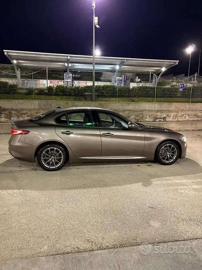 Usata Alfa Romeo Giulia 150 CV (110 kW) 2018 Berlina